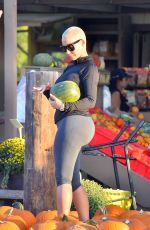 AMBER ROSE Shopping at Underwood Family Farms in Los Angeles 10/28/2015