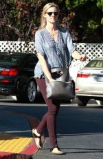 AMY SMART Shopping at Bristol Farms in Los Angeles 11/20/2015