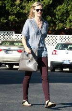 AMY SMART Shopping at Bristol Farms in Los Angeles 11/20/2015