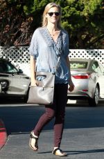 AMY SMART Shopping at Bristol Farms in Los Angeles 11/20/2015