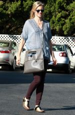 AMY SMART Shopping at Bristol Farms in Los Angeles 11/20/2015