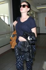 ANNE HATAWAY at Los Angeles International Airport 11/06/2015