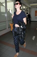 ANNE HATAWAY at Los Angeles International Airport 11/06/2015