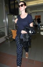 ANNE HATAWAY at Los Angeles International Airport 11/06/2015