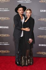 ASHLEE SIMPSON JENNIFER LAWRENCE at The Hunger Games: Mockingjay, Part 2 Premiere in Los Angeles 11/16/2015