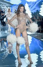 BARBARA FIALHO at Victoria’s Secret 2015 Fashion Show in New York 11/10/2015
