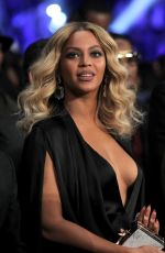 BEYONCE at Cotto vs Canelo Fight in Las Vegas 11/21/2015
