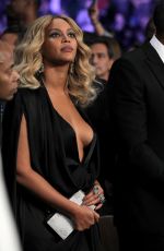 BEYONCE at Cotto vs Canelo Fight in Las Vegas 11/21/2015