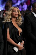 BEYONCE at Cotto vs Canelo Fight in Las Vegas 11/21/2015