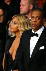 BEYONCE at Cotto vs Canelo Fight in Las Vegas 11/21/2015