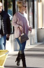 BRITNEY SPEARS Shopping at Advanced Optometrics in Westlake Village 11/17/2015