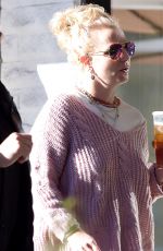 BRITNEY SPEARS Shopping at Advanced Optometrics in Westlake Village 11/17/2015