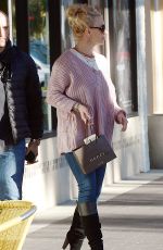 BRITNEY SPEARS Shopping at Advanced Optometrics in Westlake Village 11/17/2015