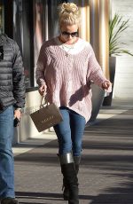 BRITNEY SPEARS Shopping at Advanced Optometrics in Westlake Village 11/17/2015