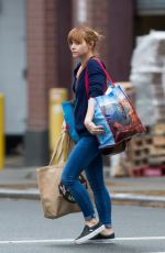 CHRISTINA RICCI Doing Some Moving in Brooklyn 11/19/2015