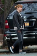 CHRISTINA RICCI Doing Some Moving in Brooklyn 11/19/2015