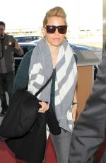 ELIZABETH BANKS at Los Angeles Intenational Airport 11/08/2015