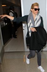 ELIZABETH BANKS at Los Angeles Intenational Airport 11/08/2015