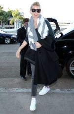 ELIZABETH BANKS at Los Angeles Intenational Airport 11/08/2015