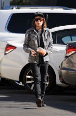 ELLEN PAGE Grabs Lunch at Hugo