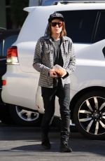 ELLEN PAGE Grabs Lunch at Hugo