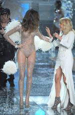 ELLIE GOULDING at Victoria’s Secret 2015 Fashion Show in New York 11/10/2015
