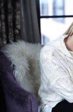 EMMA ROBERTS - Who What Wear, October 2015