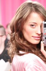 FLAVIA LUCINI at Victoria’s Secret 2015 Fashion Show Backstage 11/10/2015