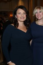 FRAN DRESCHER at Cancer Research and Treatment Fund Dinner Gala 11/17/2015
