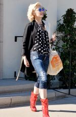 GWEN STEFANI Out and About in Los Angeles 11/29/2015