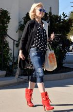GWEN STEFANI Out and About in Los Angeles 11/29/2015