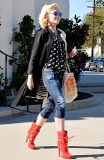 GWEN STEFANI Out and About in Los Angeles 11/29/2015