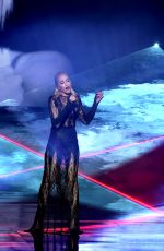 GWEN STEFANI Performs at American Music Awards 2015 11/22/2015