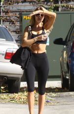 ROSIE HUNTINGTON-WHITELEY in Tights Heading to a Gym in Los Angeles 11/17/2015