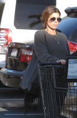 JAMIE-LYNN SIGLER Shopping at The Pavilion in Beverly Hills 11/27/2015
