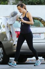 JENNIFER GARNER in Tights Leaves a Gym in Los Angeles 11/28/2015