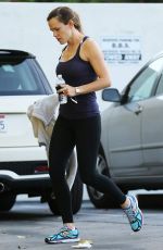 JENNIFER GARNER in Tights Leaves a Gym in Los Angeles 11/28/2015