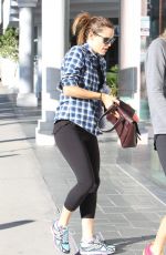 JENNIFER GARNER Out and About in Los Angeles 11/06/2015