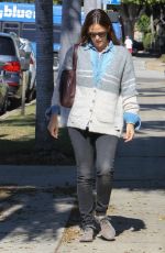 JENNIFER GARNER Out and About in Los Angeles 11/07/2015