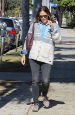 JENNIFER GARNER Out and About in Los Angeles 11/07/2015