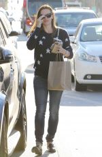 JENNIFER GARNER Out and About in Los Angeles 11/13/2015