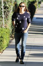 JENNIFER GARNER Out and About in Los Angeles 11/13/2015