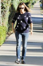 JENNIFER GARNER Out and About in Los Angeles 11/13/2015