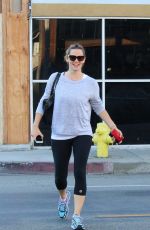 JENNIFER GARNER Out and About in Los Angeles 11/21/2015