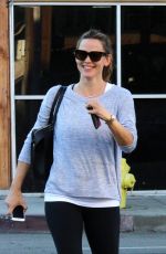 JENNIFER GARNER Out and About in Los Angeles 11/21/2015