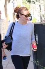 JENNIFER GARNER Out and About in Los Angeles 11/21/2015