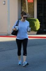 JENNIFER GARNER Out and About in Los Angeles 11/21/2015