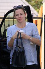 JENNIFER GARNER Out and About in Los Angeles 11/21/2015