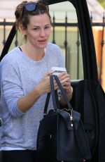 JENNIFER GARNER Out and About in Los Angeles 11/21/2015