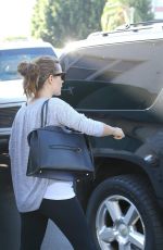 JENNIFER GARNER Out and About in Los Angeles 11/21/2015